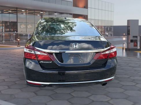 Used 2017 Honda Accord EX-L image 10