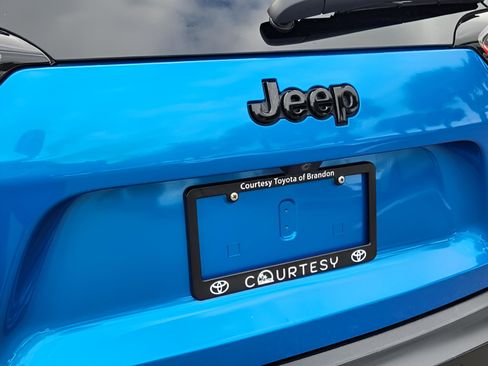 Used 2020 Jeep Cherokee Latitude Plus image 26