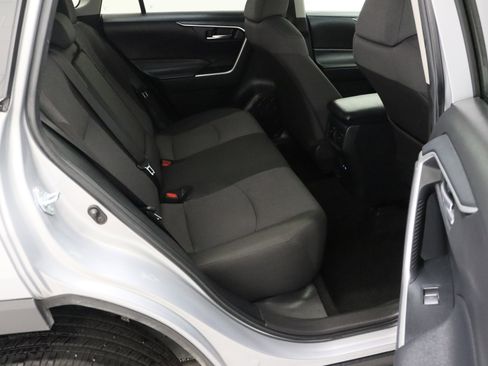 Certified 2025 Toyota RAV4 XLE FWD image 34