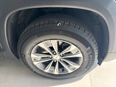 Used 2025 Chevrolet Equinox LT AWD/4WD image 20