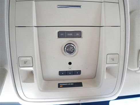 Used 2020 Chevrolet Suburban LT w/ Luxury Package image 24