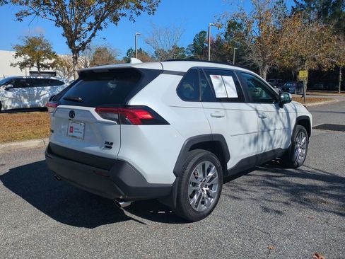 Used 2023 Toyota RAV4 XLE Premium image 5