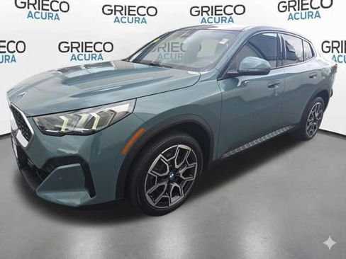 Used 2025 BMW X2 xDrive28i AWD/4WD image 3