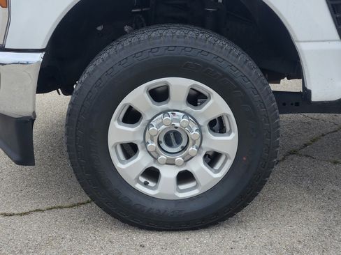 Certified 2024 Ford F250 XLT w/ FX4 Off-Road Package AWD/4WD image 9