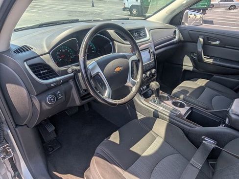 Used 2015 Chevrolet Traverse LT w/ Style and Technology Package FWD image 10