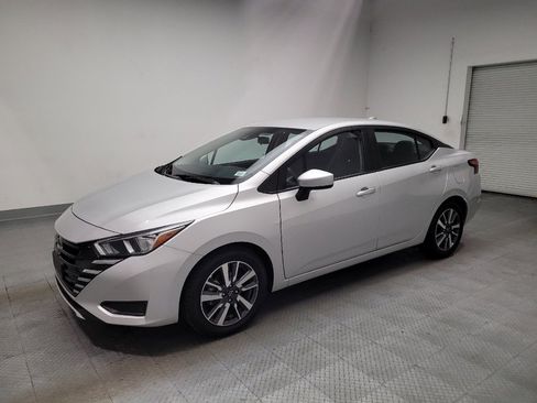 Used 2023 Nissan Versa SV FWD image 2