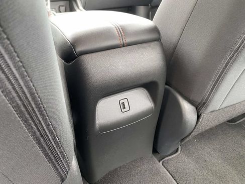Used 2025 Nissan Sentra SR FWD image 13