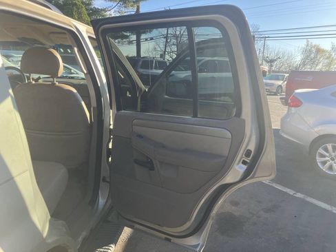 Used 2004 Ford Explorer Sport XLT AWD/4WD image 21