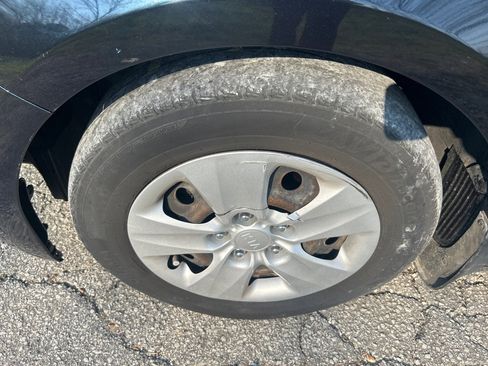 Used 2017 Kia Forte LX image 22