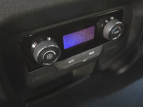 New 2026 Chevrolet Traverse LT w/ Sun and Wheel Package AWD/4WD image 23