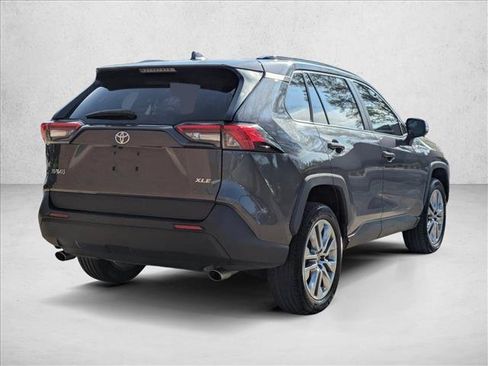 Used 2023 Toyota RAV4 XLE Premium FWD image 5
