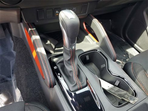 Used 2025 Nissan Frontier PRO-4X image 19