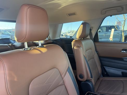 Used 2022 Nissan Pathfinder Platinum w/ Cargo Package image 19