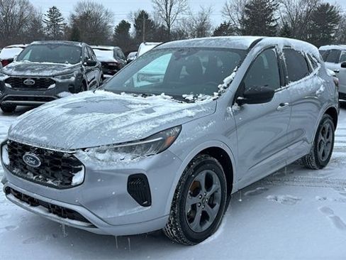 Used 2024 Ford Escape ST-Line image 2