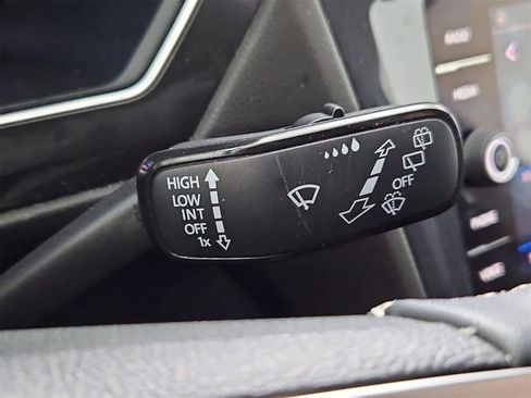 Certified 2022 Volkswagen Tiguan SE image 25