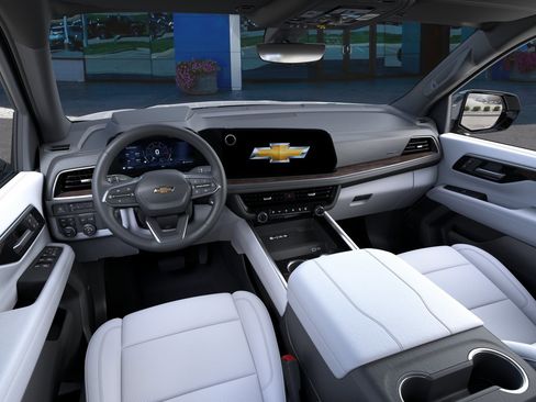 New 2026 Chevrolet Suburban Premier AWD/4WD image 39