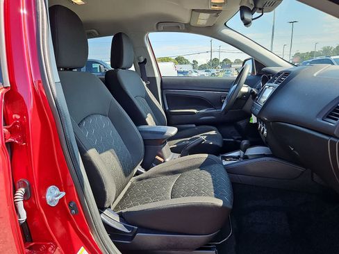 Used 2025 Mitsubishi Outlander Sport AWD image 30