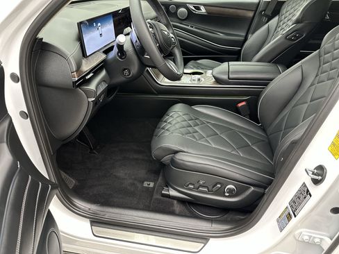 Certified 2026 Genesis GV80 3.5T Prestige image 11