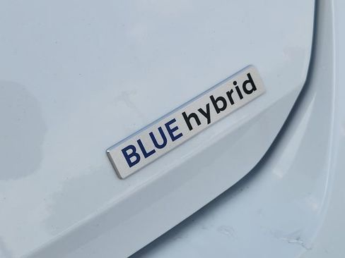 Used 2025 Hyundai Elantra Hybrid FWD image 8