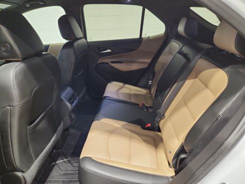 Used 2023 Chevrolet Equinox Premier AWD/4WD image 19