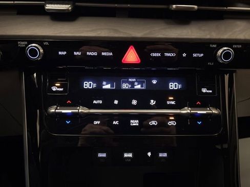 Certified 2024 Kia Carnival EX image 20