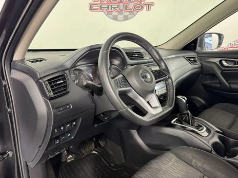 Used 2020 Nissan Rogue SV AWD/4WD image 10