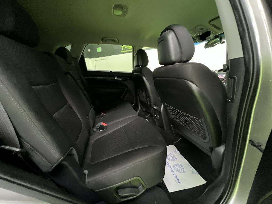 Used 2015 Kia Sorento LX AWD/4WD image 26