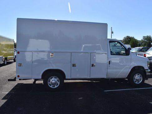 New 2025 Ford E-350 and Econoline 350 Super Duty w/ Power Equipment Group RWD image 4