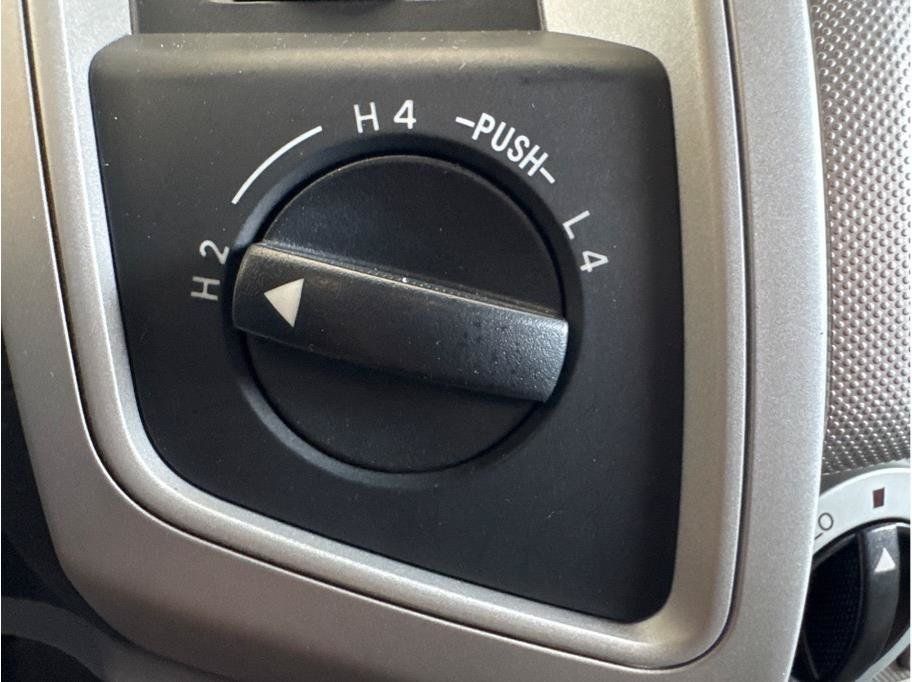 Used 2011 Toyota Tacoma 4x4 Access Cab w/ SR5 Pkg #2 image 16