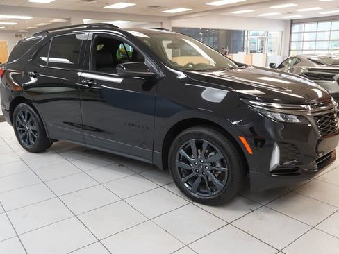Used 2023 Chevrolet Equinox RS w/ LPO, Floor Liner Package FWD image 15