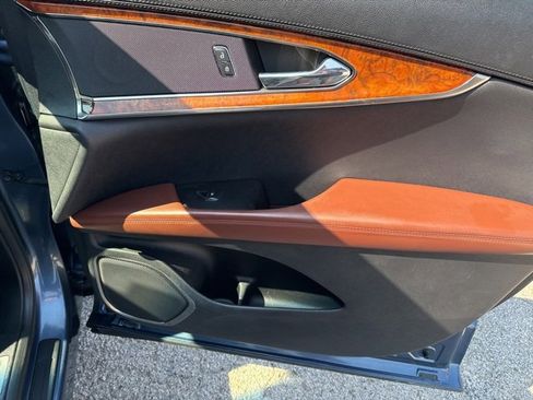 Used 2018 Lincoln MKX Reserve w/ Lincoln MKX Climate Package image 13