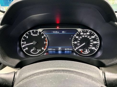 Used 2023 Nissan Altima 2.5 SV AWD/4WD image 8