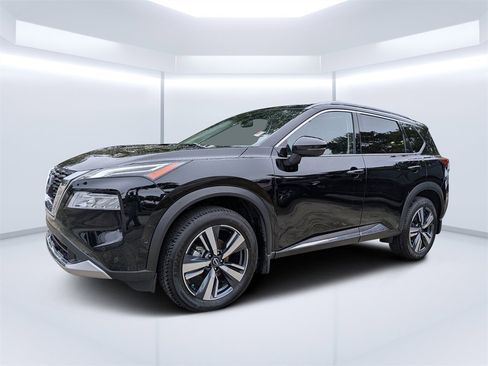 Used 2023 Nissan Rogue Platinum w/ Platinum Premium Package image 7