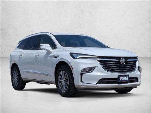 Used 2022 Buick Enclave Essence FWD image 3