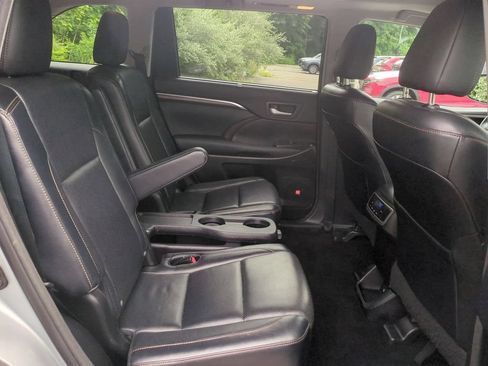 Used 2014 Toyota Highlander Limited AWD/4WD image 28