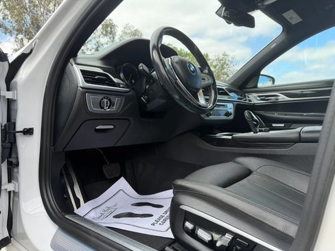 Used 2017 BMW 740i RWD image 12