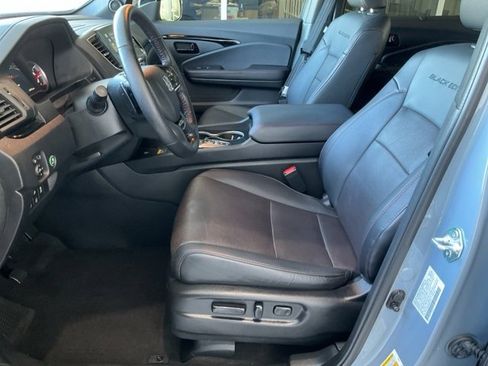 Certified 2024 Honda Passport Black Edition image 4