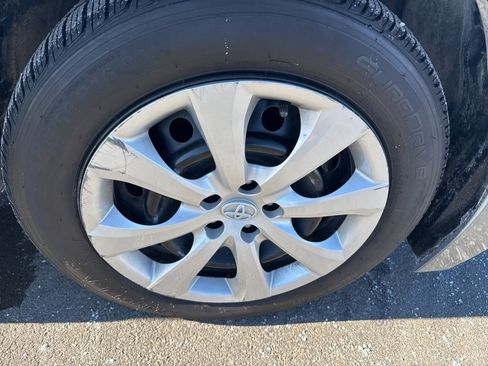 Used 2024 Toyota Corolla LE image 30