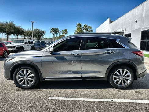 Used 2019 INFINITI QX50 Luxe w/ Navigation Package FWD image 3