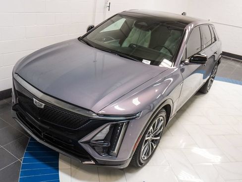Used 2024 Cadillac Lyriq Sport AWD/4WD image 40