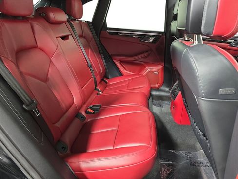 Used 2023 Porsche Macan S image 26