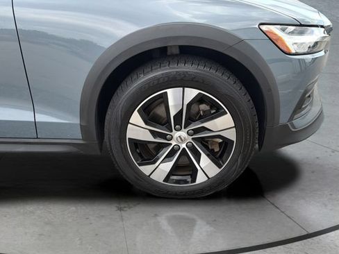 Used 2024 Volvo V60 B5 Cross Country Plus AWD/4WD image 30