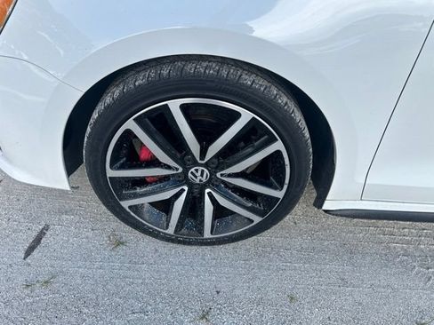 Used 2013 Volkswagen Jetta GLI Autobahn FWD image 19