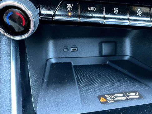 Used 2026 Chevrolet Traverse RS w/ LPO, Floor Liner Package AWD/4WD image 16