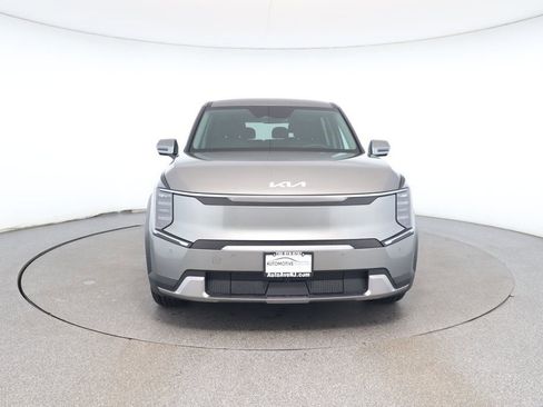 Used 2024 Kia EV9 Light Long Range image 8