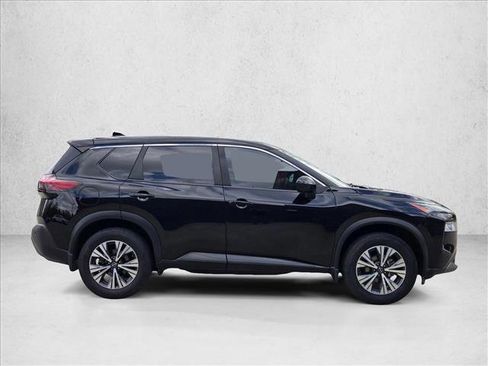 Used 2023 Nissan Rogue SV image 4