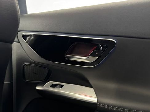 New 2026 Mercedes-Benz GLC 300 image 37