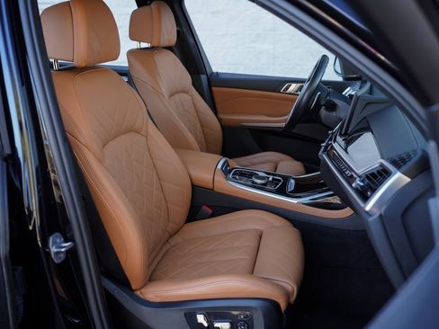 Used 2023 BMW X7 xDrive40i w/ M Sport Package image 25