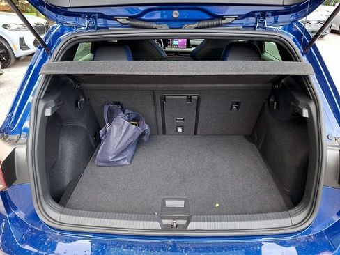 Used 2022 Volkswagen Golf R AWD/4WD image 28