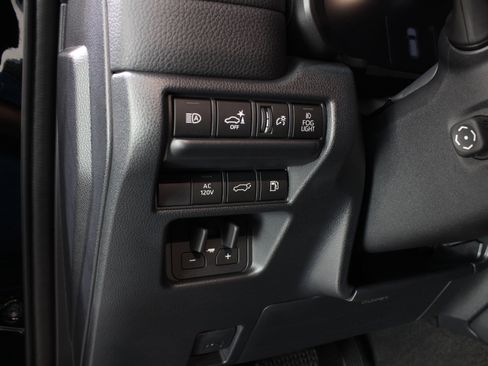 Used 2025 Toyota Land Cruiser image 50